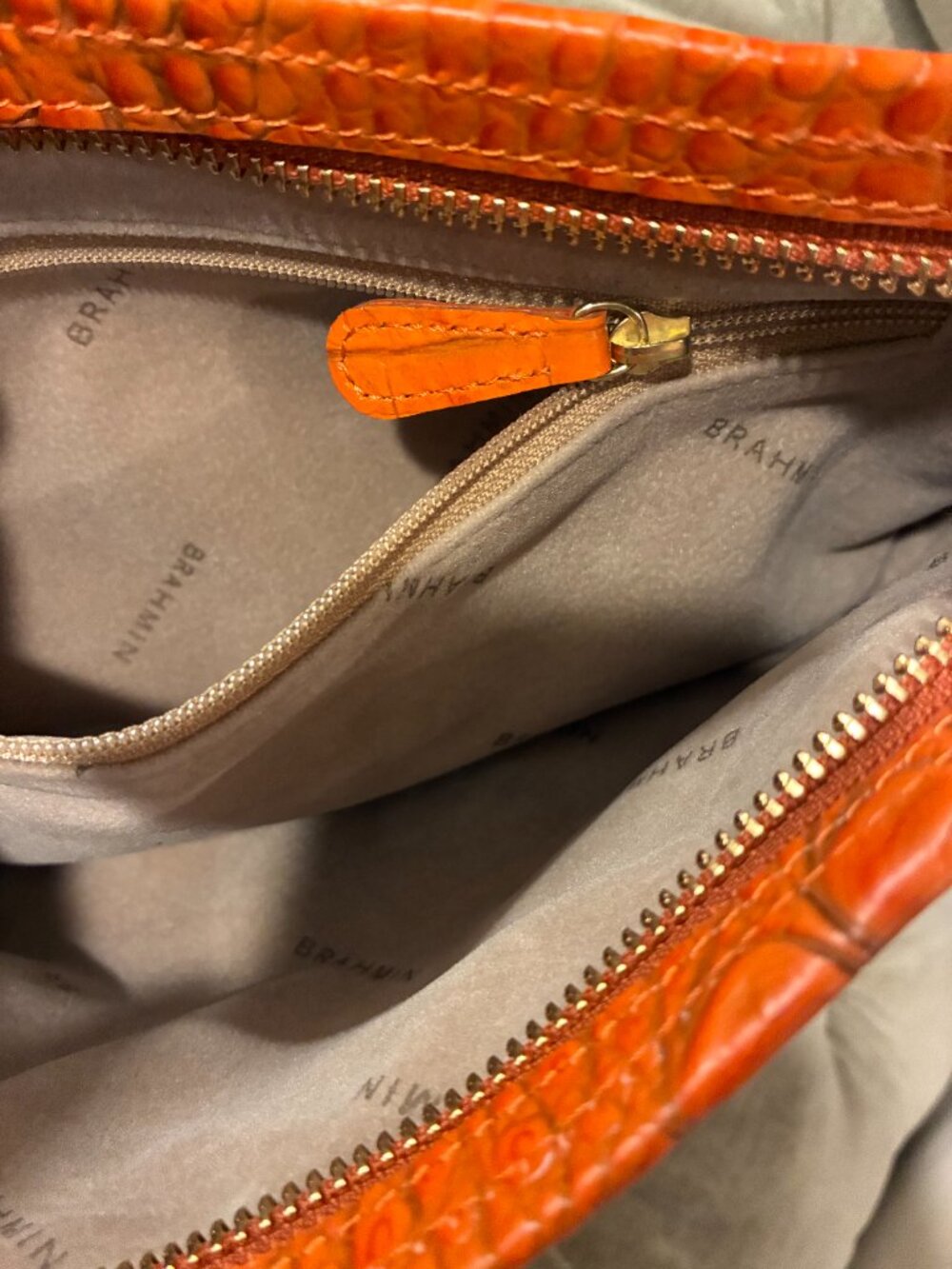 Brahmin~ NWT!!~ Rare Rosalyn Wristlet (Retail: $65) - Picture 11 of 15